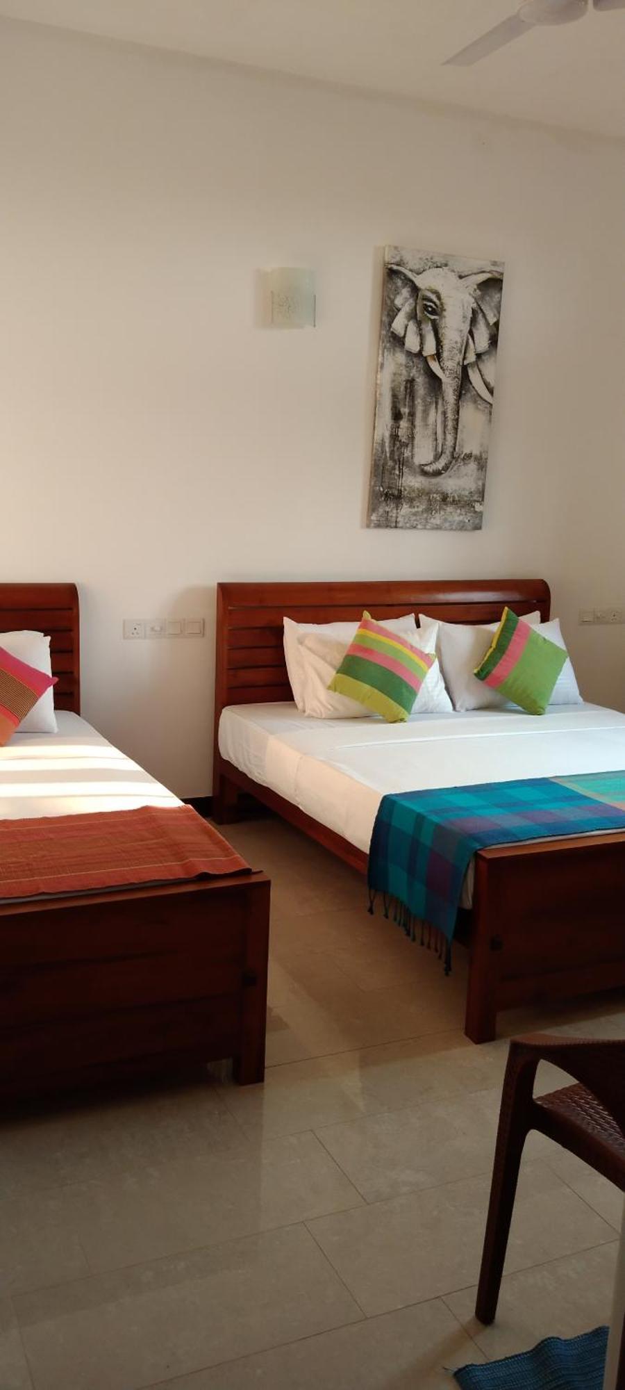 Pick & Go White House Bed and Breakfast Negombo Buitenkant foto