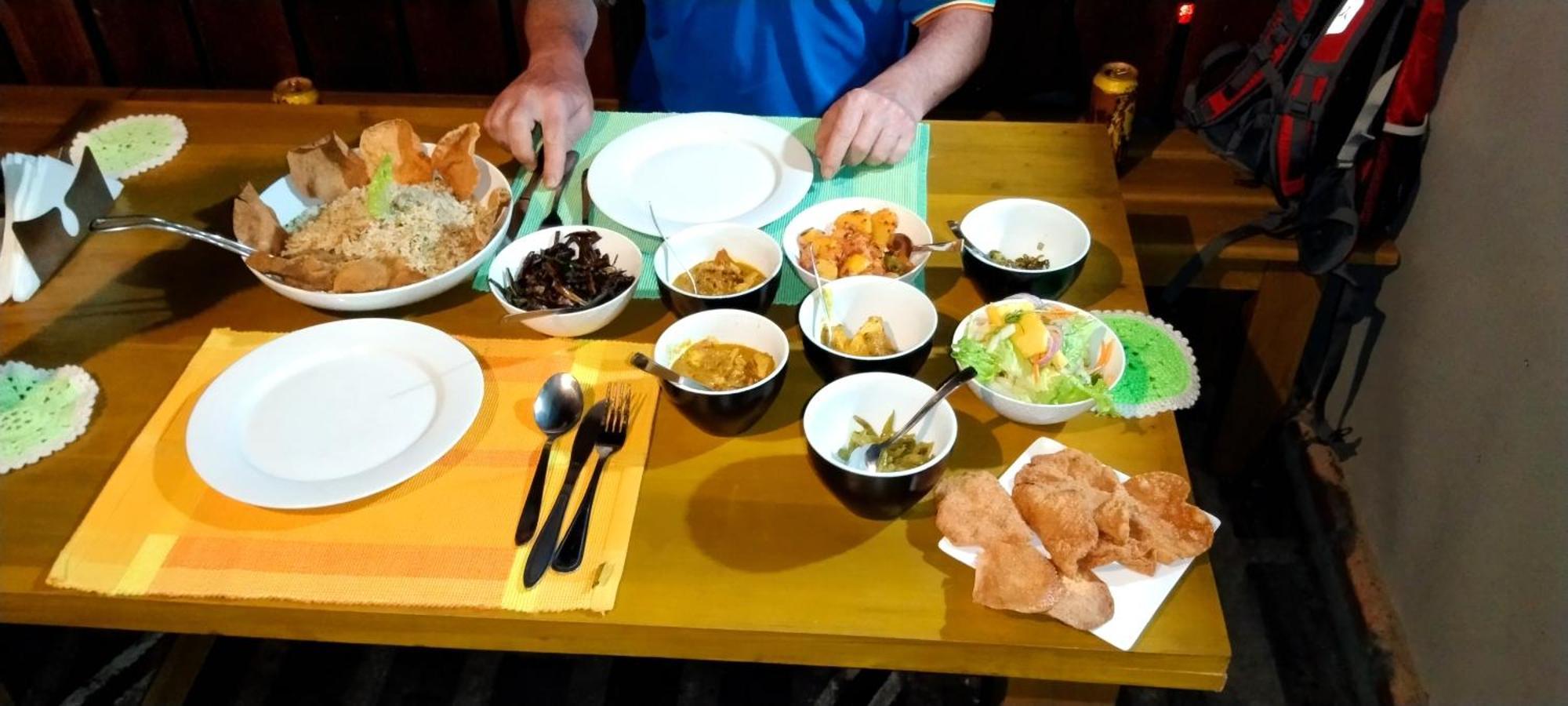Pick & Go White House Bed and Breakfast Negombo Buitenkant foto