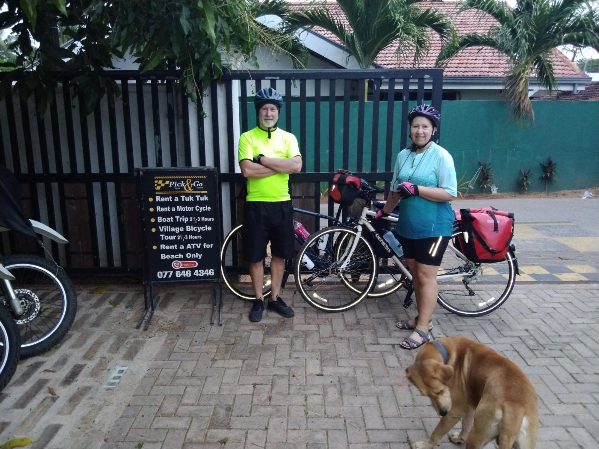 Pick & Go White House Bed and Breakfast Negombo Buitenkant foto